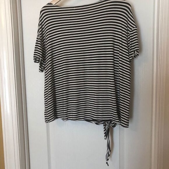Gibson Latimer tie front stripe top - Picture 5 of 6